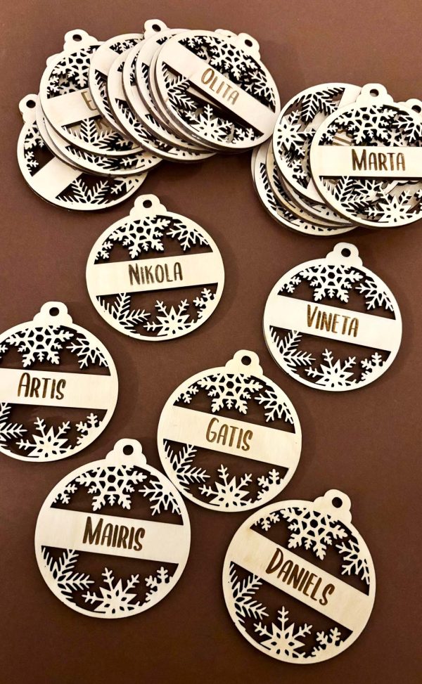 Personalizēti Ziemassvētku eglītes rotājumi ar vārdu vai vēlējumu ♡ koka sniegpārsliņas - Image 7