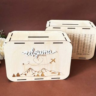 Ceļojuma fonds | Personalizēta koka krājkase ar mērķa summu L izmērs