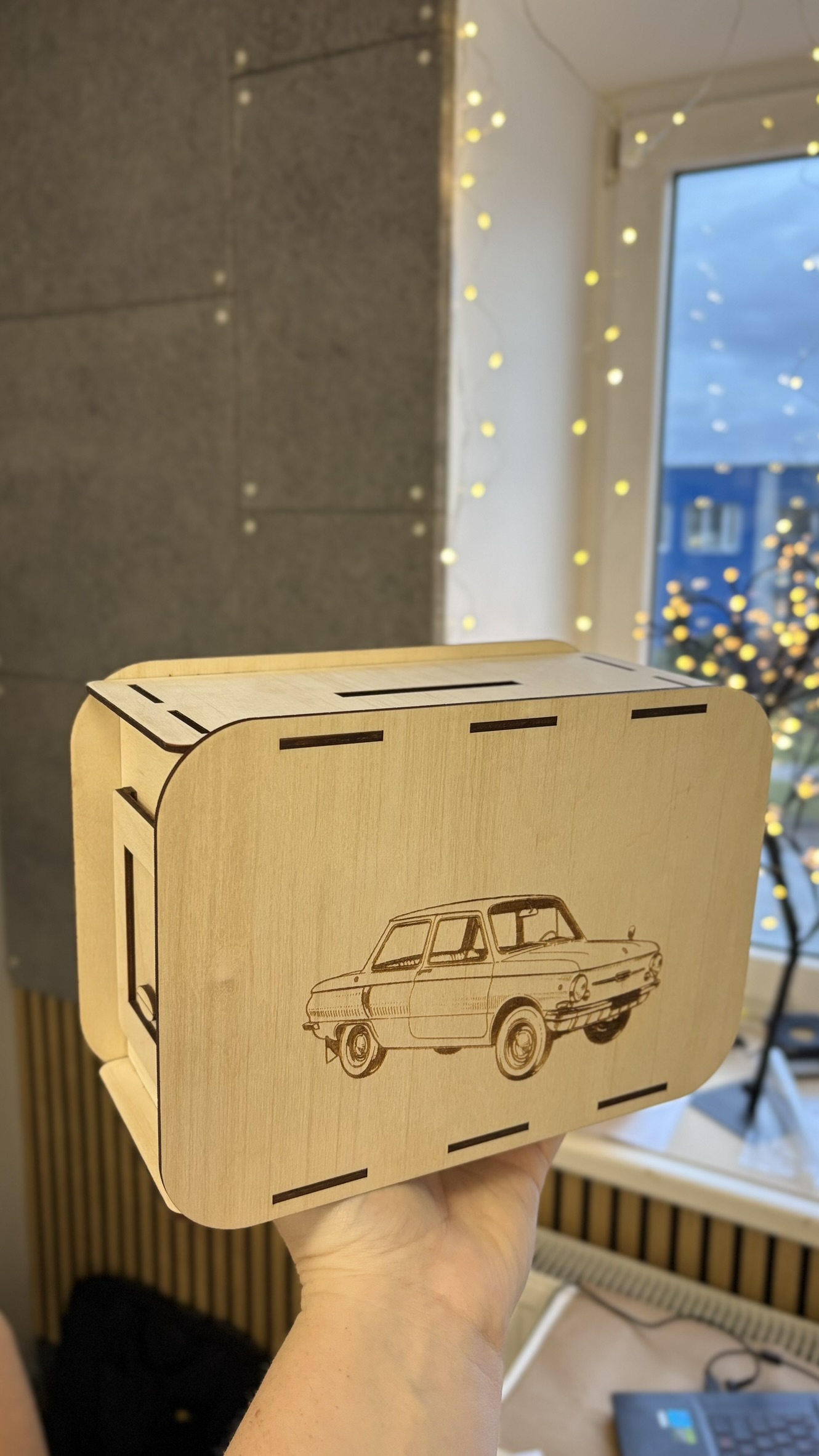 Sapņu auto iegādei | Personalizēta koka krājkase ar mērķa summu L izmērs - Image 7