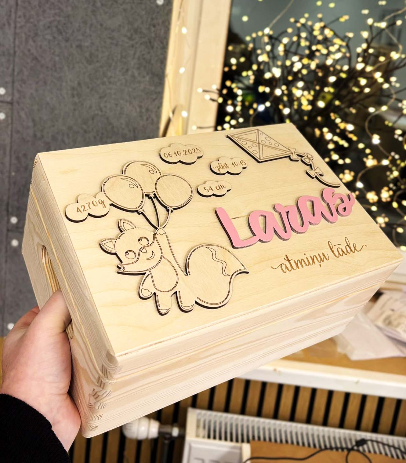 Bērnības atmiņu lāde ♡ personalizēta koka kaste mazuļa lietām - Image 3