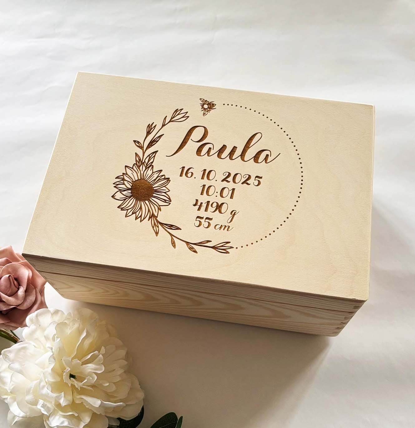 Bērnības atmiņu kastīte ♡ personalizēta koka kaste ar bērna vārdu un dzimšanas datiem