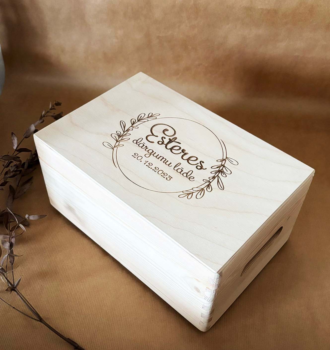 Bērnības atmiņu lādīte ♡ personalizēta koka kaste mazuļa pirmajām lietām - Image 2