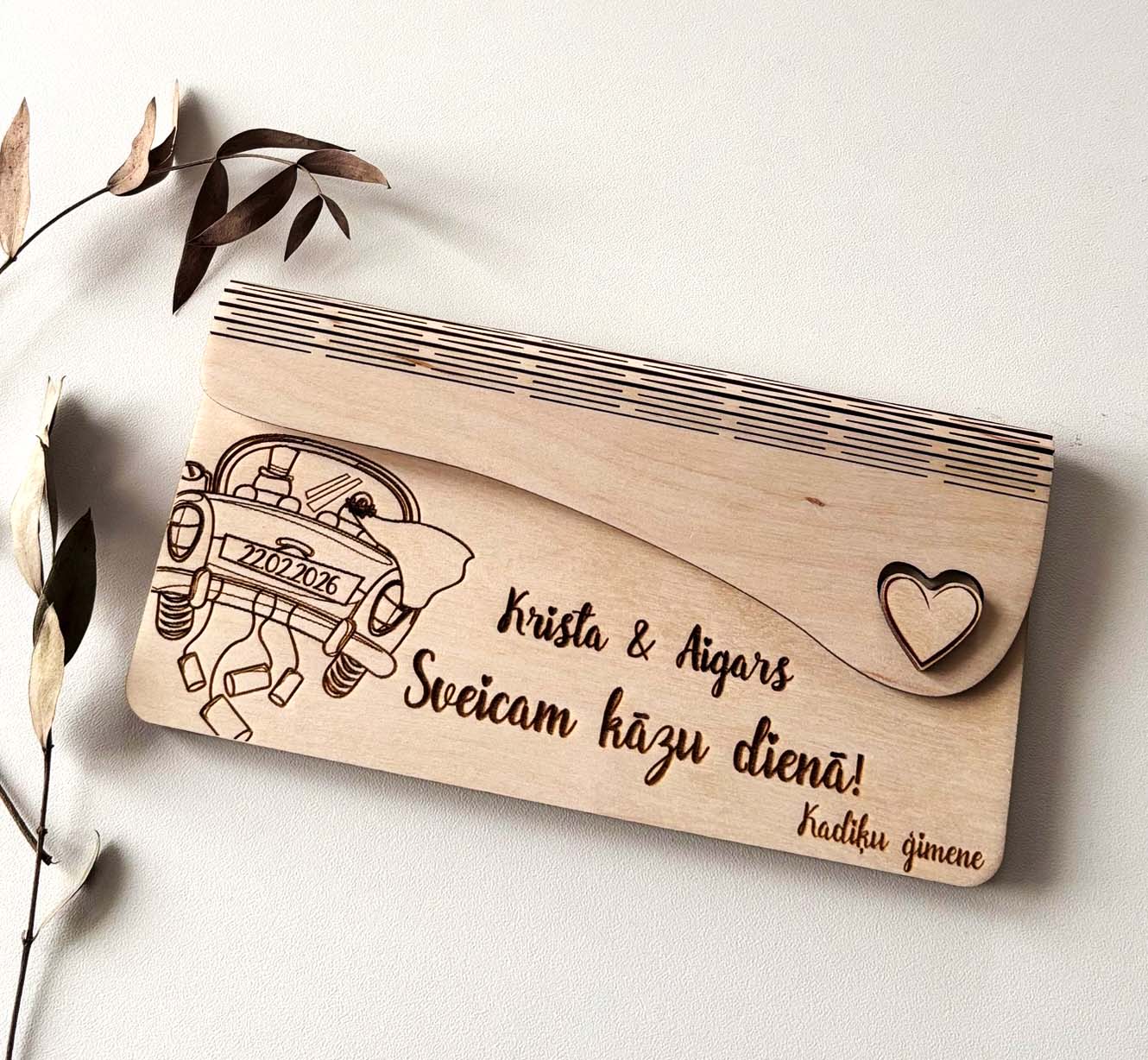 Aploksne naudai | koka aploksne ar personalizētu gravējumu | personalizēta kāzu dāvana