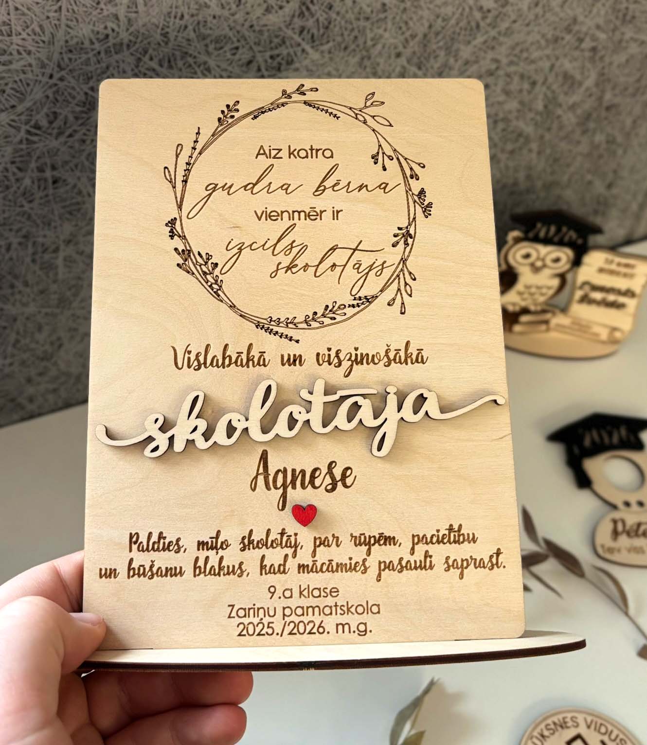 Aiz katra gudra bērna vienmēr ir izcils skolotājs ♡ Personalizēta dāvana SKOLOTĀJAI | AUDZINĀTĀJAI | AUKLĪTEI izlaidumā - Image 5